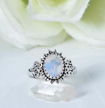 Moonstone: Why This Mysterious Gem Is More Than Just Pretty