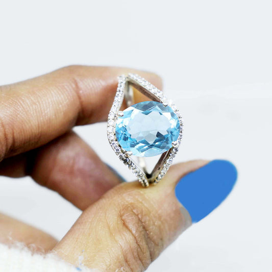 Attractive Blue Topaz Ring
