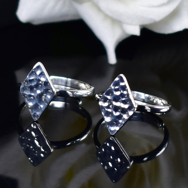 Diamond shape hammered texture toe ring with adjustable band in 925 sterling silver