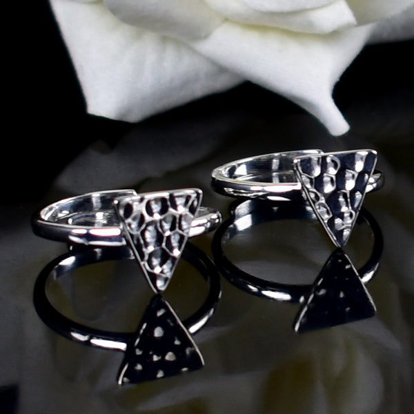 Triangle shape hammered texture toe ring with adjustable band in 925 sterling silver