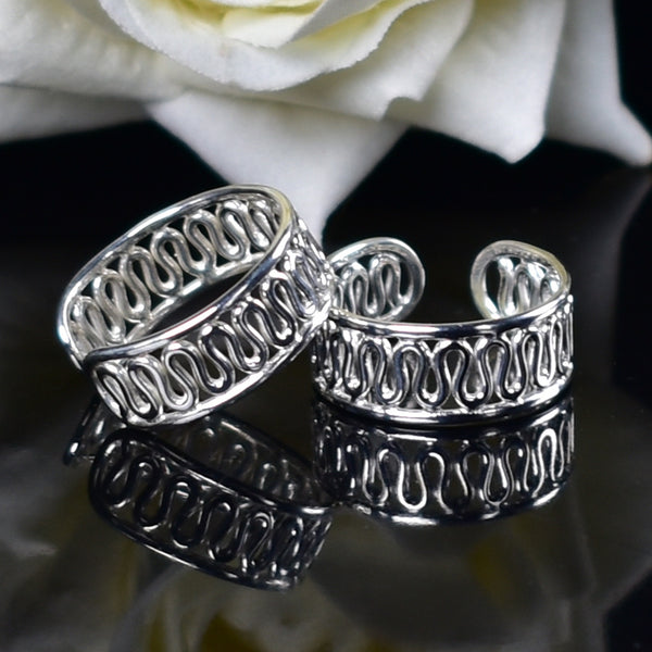 Openwork wave pattern toe ring with adjustable wide band in 925 sterling silver