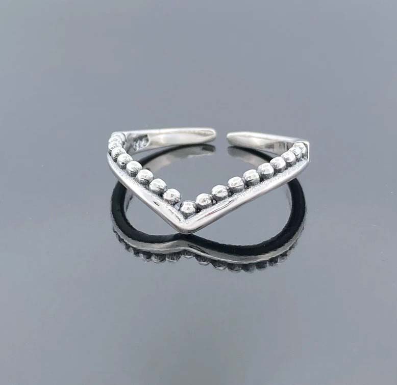 Vintage beaded V-shaped toe ring in 925 sterling silver