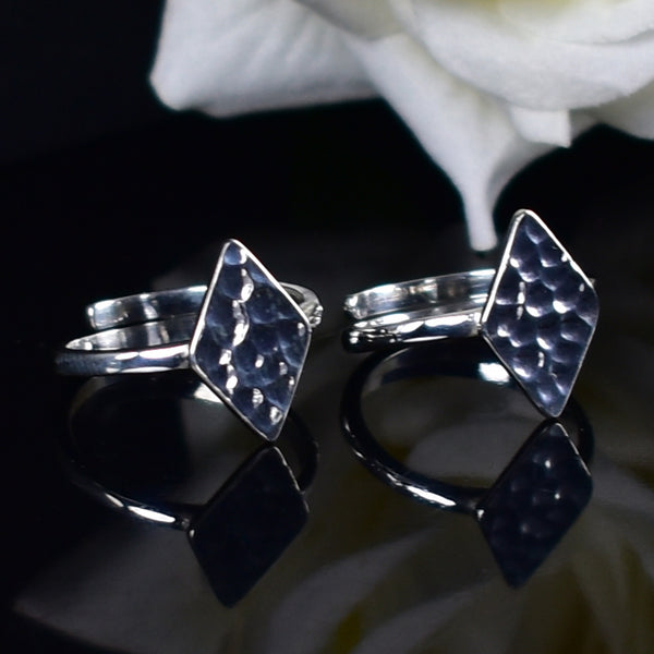 Diamond shape hammered texture toe ring with adjustable band in 925 sterling silver
