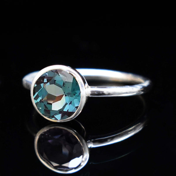 Beautiful & minimum complications faceted round shaped 925 silver ring
