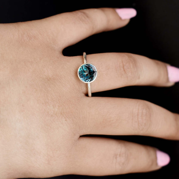 Beautiful & minimum complications faceted round shaped 925 silver ring