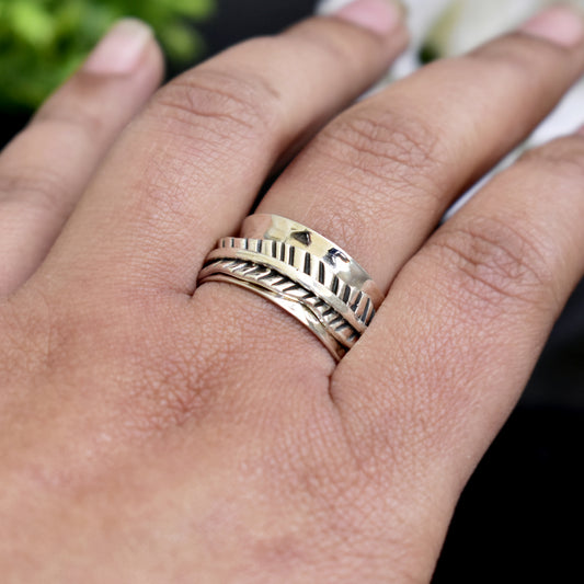 Leaf Spinner Silver Band Ring