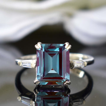 Unique Color Changing Alexandrite Ring