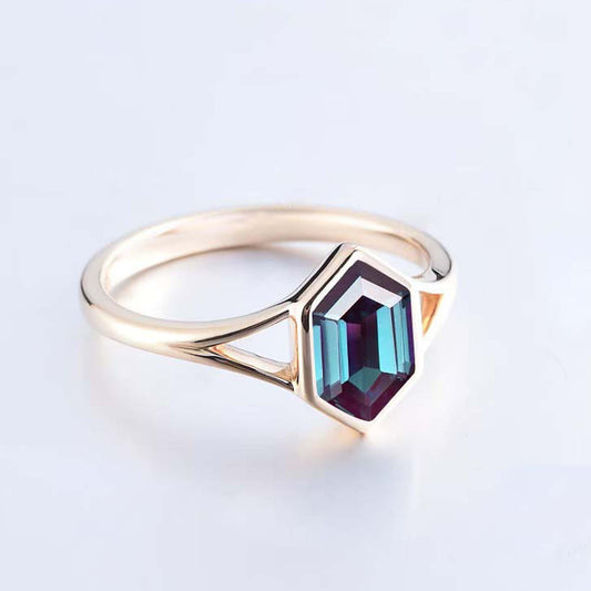 Hexagon-Cut Color-Changing Alexandrite Ring in Sterling Silver – Enchanted Elegance